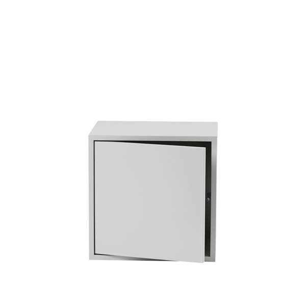 Muuto Stacked Light Grey med bakvegg og dør, Medium