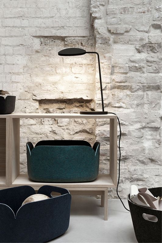 Muuto Leaf Table Lamp Black Svart bordlampe