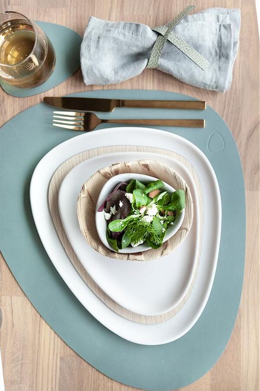 LindDNA Table Mat Curve L Nupo Pastel Green 37 x 44 cm Spisebrikke Bordbrikke Pastell Grønn