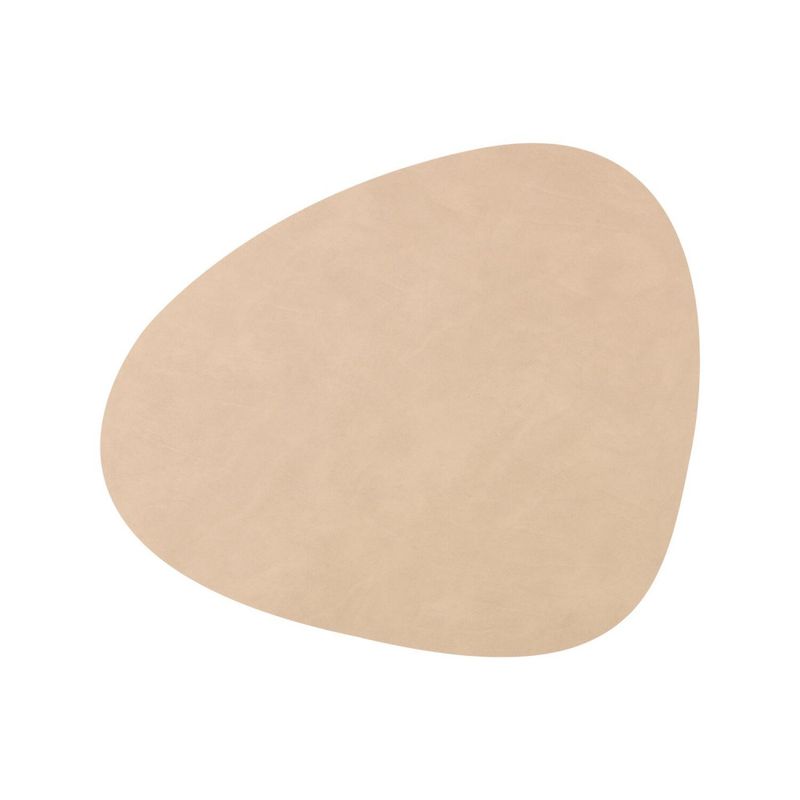 LindDNA Table Mat Curve L Nupo Sand 37 x 44 cm Spisebrikke Bordbrikke Sand