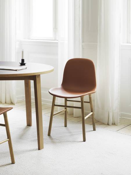 Normann Copenhagen Form Chair polstret leather oak spisestol