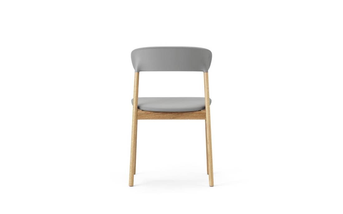 Normann Copenhagen Herit Chair, Polstret leather Grey Oak Stol