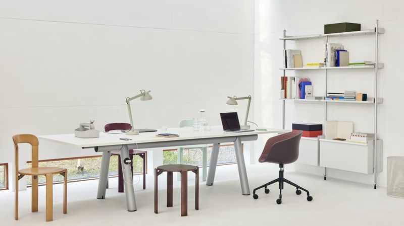 Hay AAC52 Black powder coated aluminium 5 star swivel Gas lift Wheel base Raisin 2.0 shell Front upholstery-Atlas-571 Frontpolstret Stol