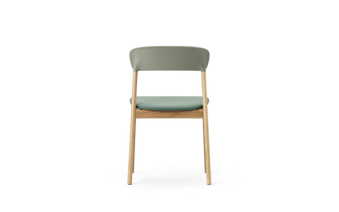 Normann Copenhagen Herit Chair, Polstret Synergy Dusty Green Oak