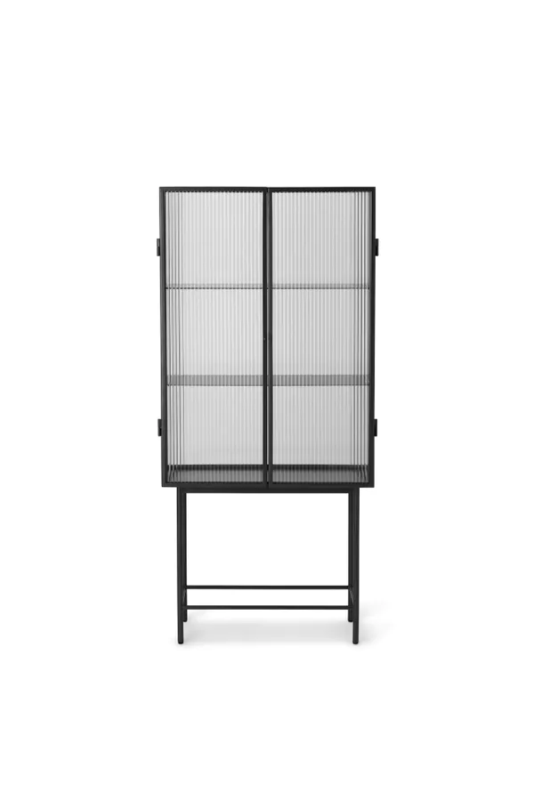 ferm Living Haze Vitrine - Reeded Glass Black, Svart Vitrineskap
