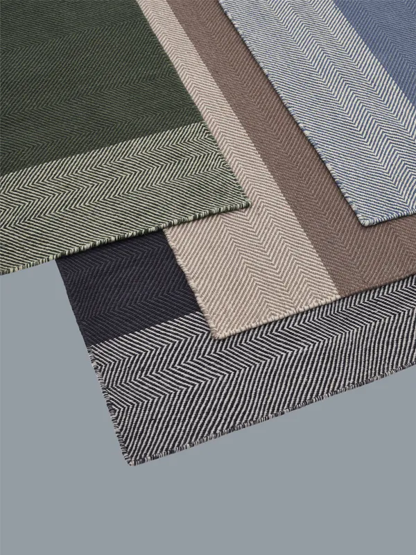 Muuto Varjo Rug 170 x 240 Dark Grey Grå teppe