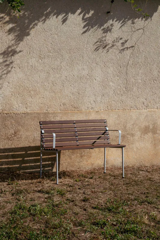 HAY Traverse Dining Bench w arm Heat treated oiled ash, Ask Benk utebenk spisebenk med armlener