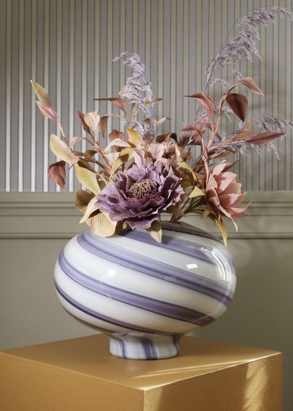 Eden Outcast Twirl Vase Large, Purple
