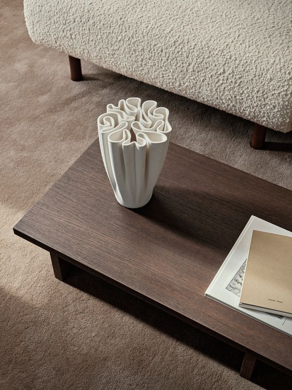 Ferm Living Kona Display Table - Dark Stained oak Brun Eik Stuebord salongbord